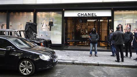 Une boutique Chanel braquée à la voiture